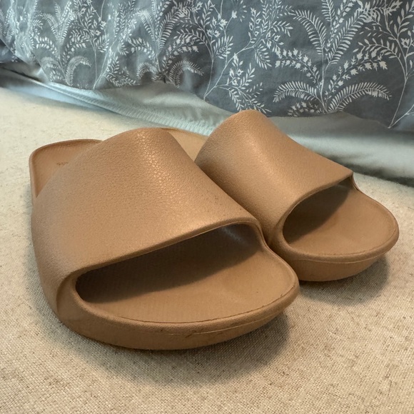 Archies Shoes - Women's Tan Slide Sandals